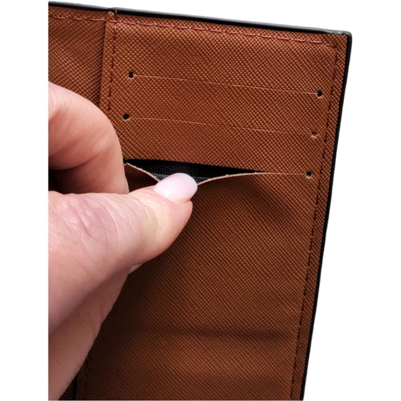 Just In!! HELLO KITTY Vegan Leather Card Passport Money Wallet Holder - Picture 7 of 9